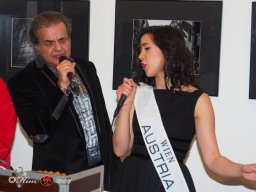 Fashion Show in der Contemplor Galerie Wien am 14. 03. 2024